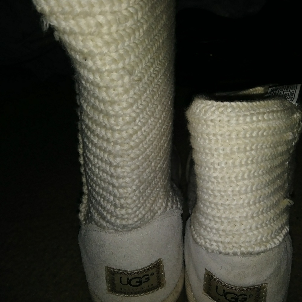 UGG - Picture 3 of 8